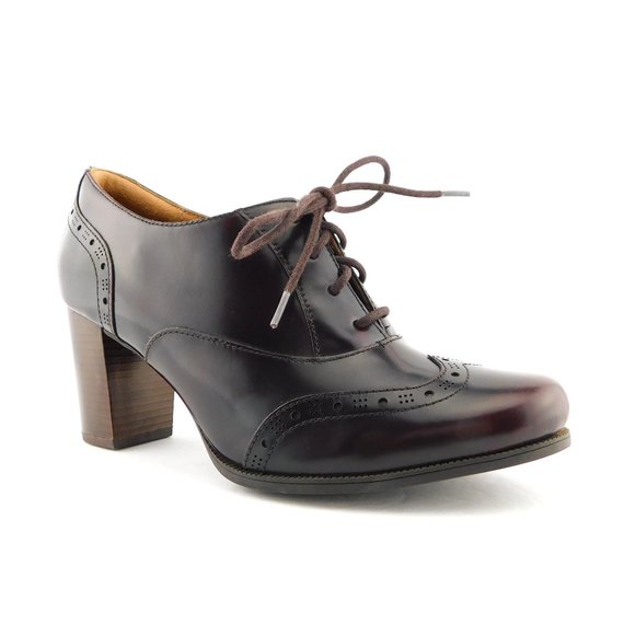 CLARKS Artisan Lace Up Block Heel Victorian Ankle Booties 9.5 - Picture 1 of 9